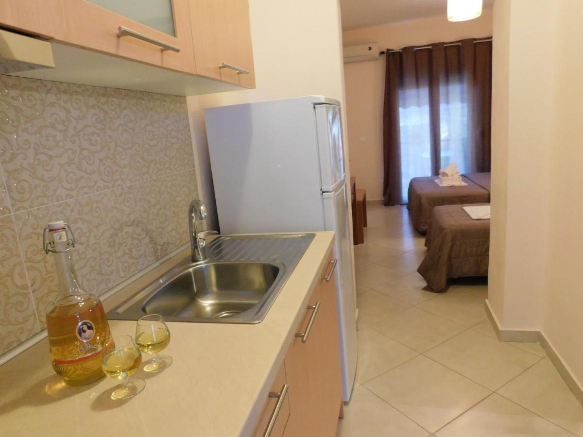 Готель Anna House 1 Сарті Екстер'єр фото