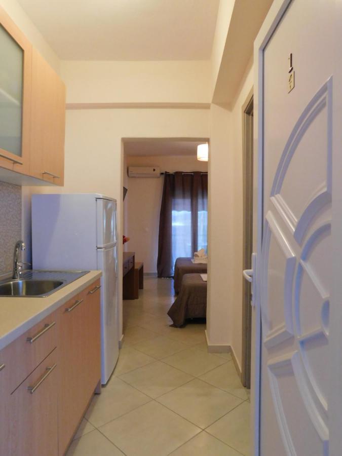 Готель Anna House 1 Сарті Екстер'єр фото
